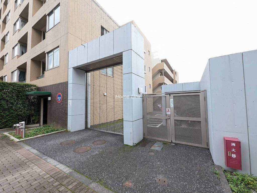 ベルハイム小竹向原　駐車場出入口シャッターゲート